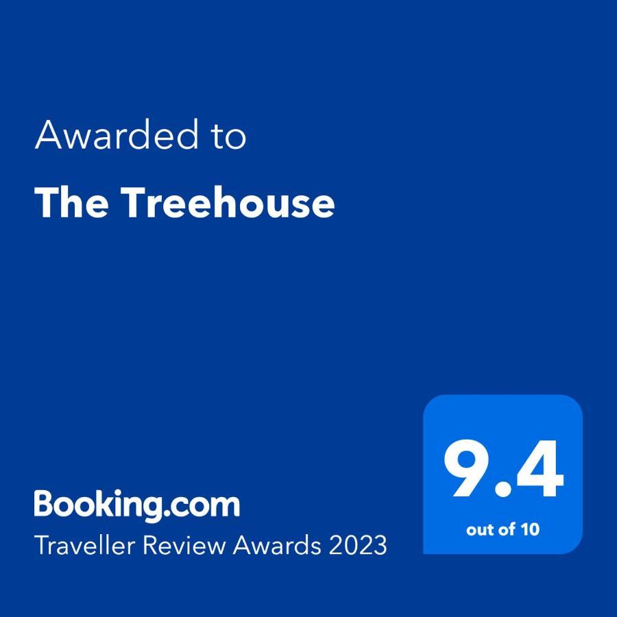 The Treehouse Appartement Sint-Petersburg Buitenkant foto